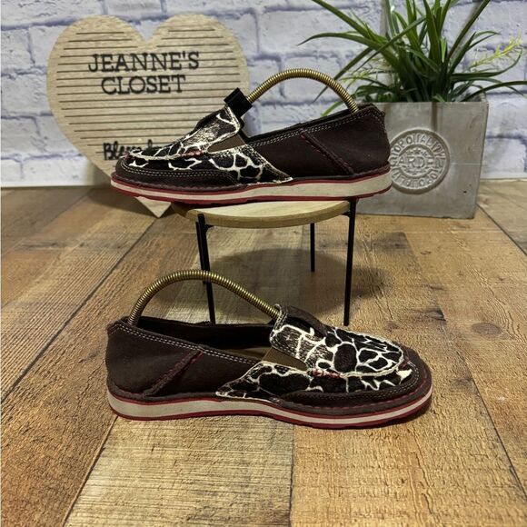 Ariat women's Giraffe print Cruiser slip-on Shoes - Picture 2 of 12